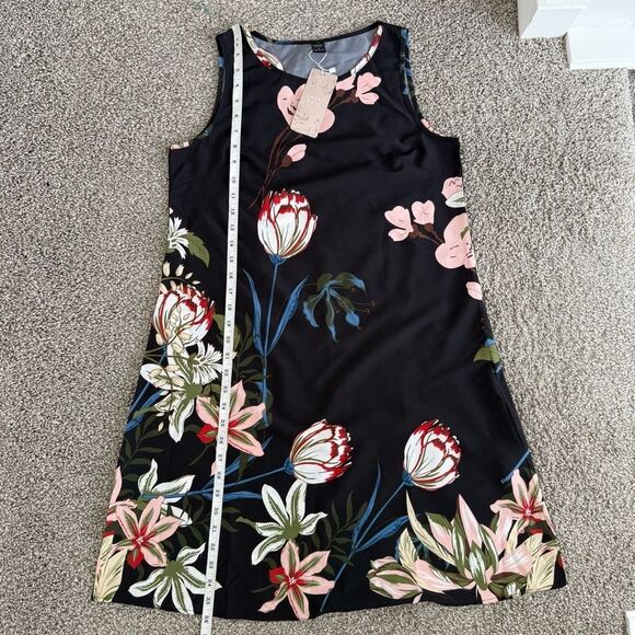 EMERY ROSE |  Sleeveless Black Floral Dress - Picture 6 of 7